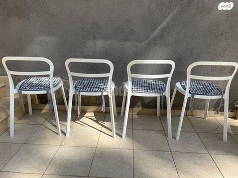 4 כיסאות לפנים ולבחוץ