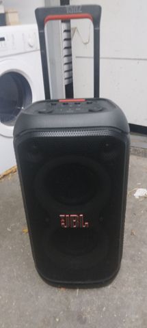 בידורית JBL