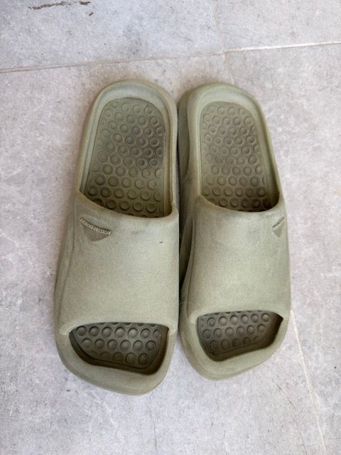 Heron Preston sliders