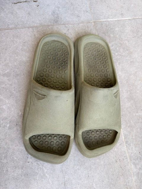 Heron Preston sliders