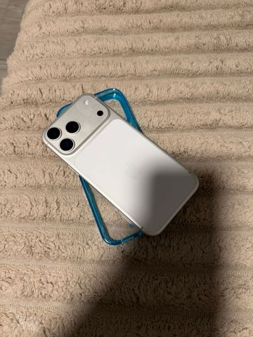 iPhone 17 pro max