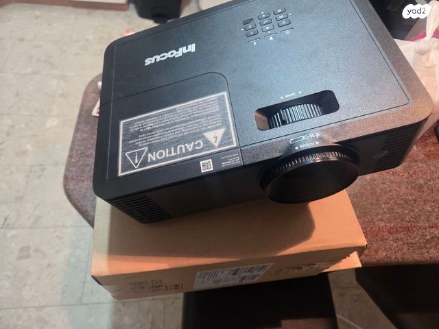 מקרן infocus
