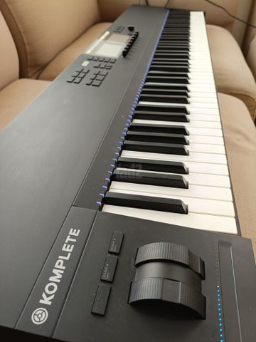 מקלדת שליטה Komplete S88