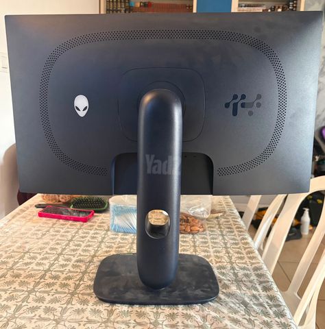 מסך מחשב QD-OLED