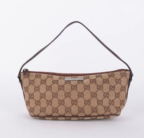 Gucci boat pochette bag