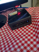 מחשב intel nuc קטן לסלון