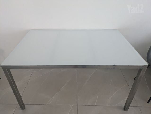 שולחן