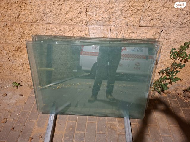 לוחות זכוכית
