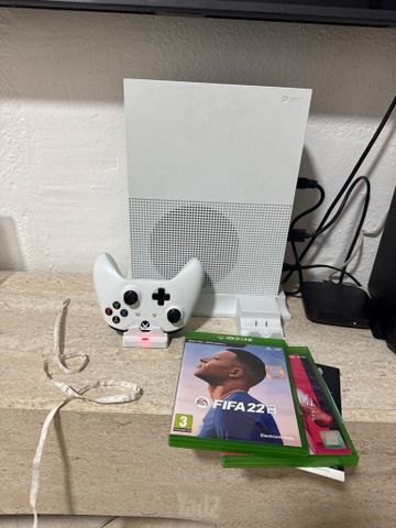 כמו חדש Xbox one s