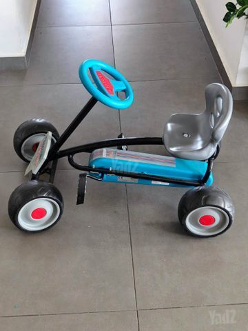 מכונית פדלים
