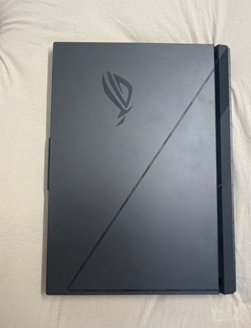 ASUS ROG Strix G814