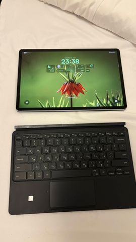 Samsung Tab S8+ עם כיסוי מקלדת