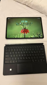 Samsung Tab S8+ עם כיסוי מקלדת