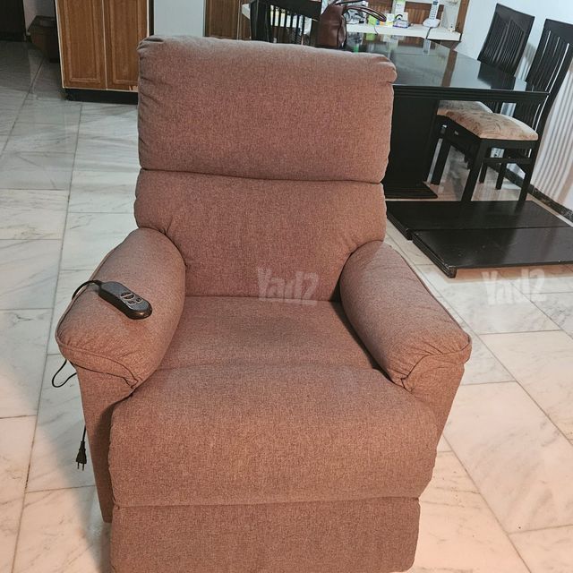 כורסא מתכווננת של ד"ר גב