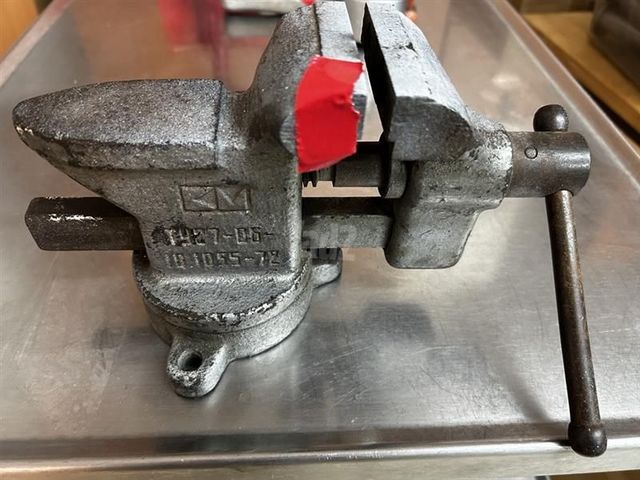 מלחץ שולחן BENCH VICE