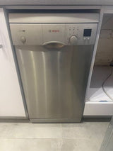 מדיח צר