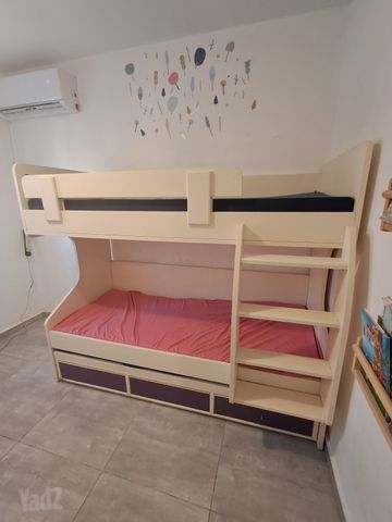 מיטת קומתיים