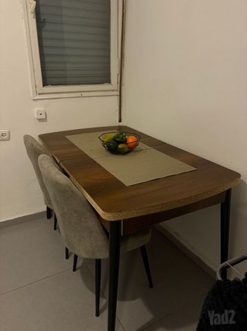 שולחן אוכל