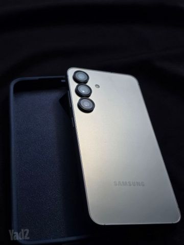 S25 ואוזניות
