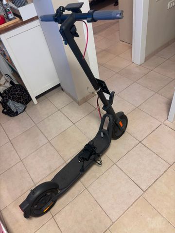 קורקינט Navee