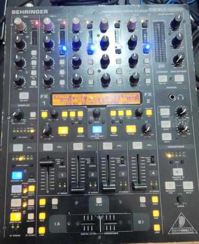 מיקסר ברינגר DDM4000