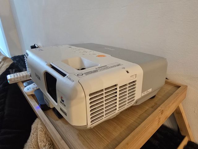מקרן epson