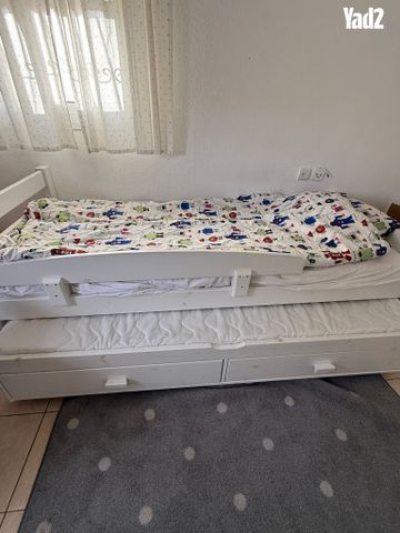 מיטת עץ