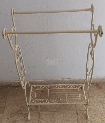 מתלה לבגדים