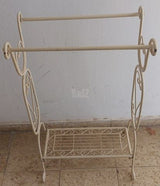 מתלה לבגדים