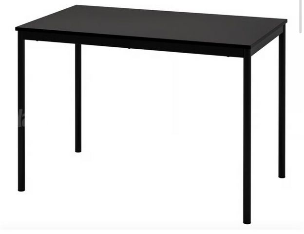 שולחן מIKEA