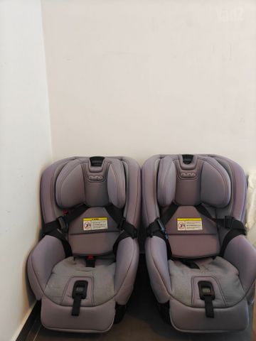 2 כיסאות בטיחות Nuna RAVA