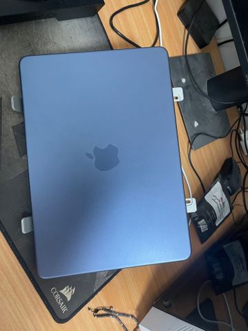 MacBook  neo a 18