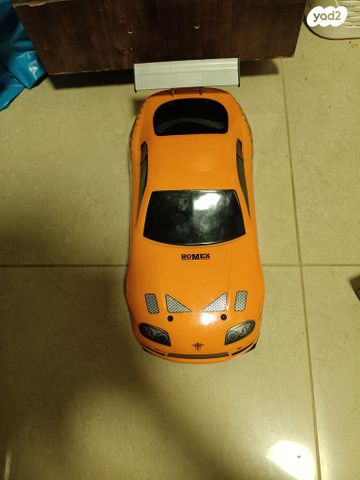 מכונית על שלט