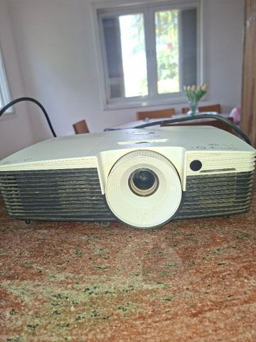 מקרן Ricoh PJ X2240.