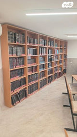 ספרייה גדולה ותיבה