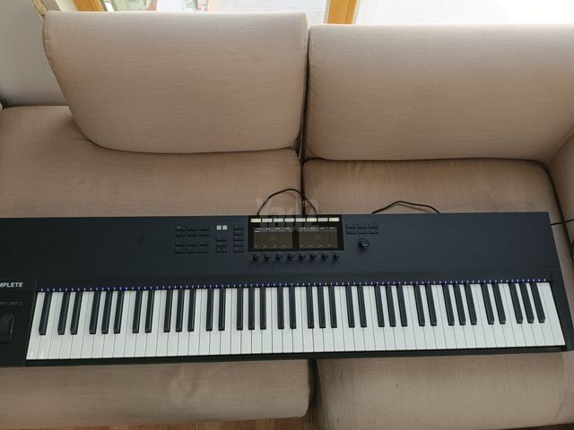 מקלדת שליטה Komplete S88
