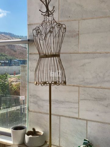 דמות אישה