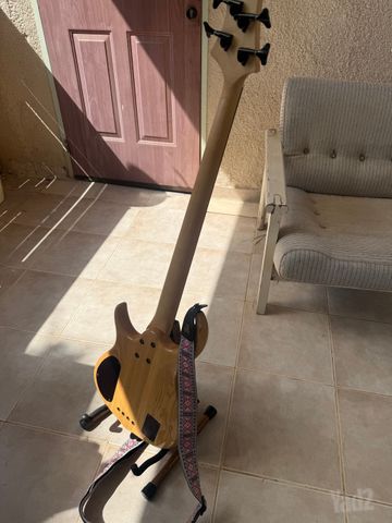 גיטרה בס Sire M7