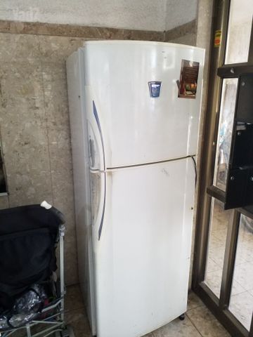 מקרר מכני שארף