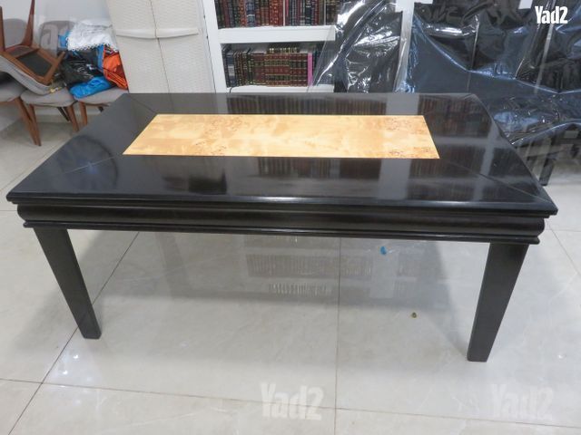 שולחן אוכל ענק
