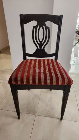 4 כסאות ענתיקה