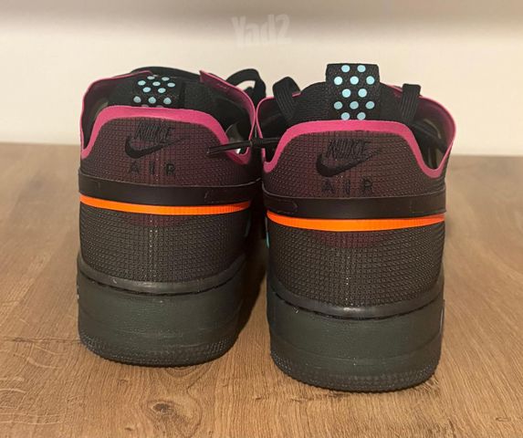 Air Force 1 React Black Neon