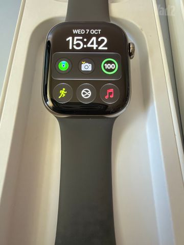 Apple Watch 11 Titanium