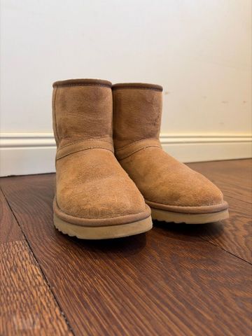 מגפי אגס(UGG)
