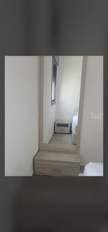 מראה עם מגירה
