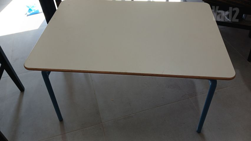שולחן ילדים