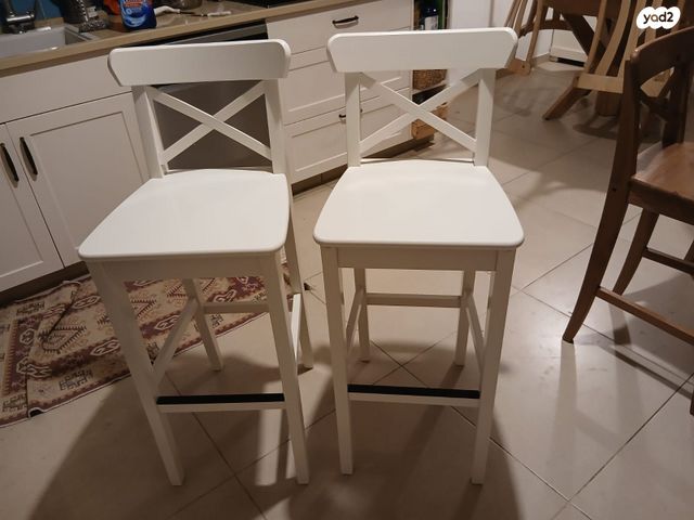 2 כסאות בר חדשים