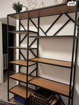 כונניות ומדפים מעץ מיוחד