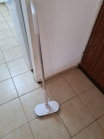 מנקה רצפות