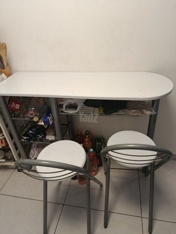 שולחן בר עם כסא